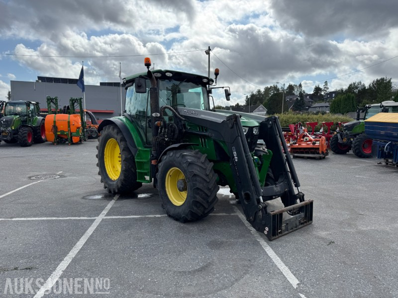 2013 John Deere 6125R Traktor med Frontlaster - Fronthydraulikk - Front PTO - جرار: صور 3 2013 John Deere 6125R Traktor med Frontlaster - Fronthydraulikk - Front PTO - جرار: صور 3