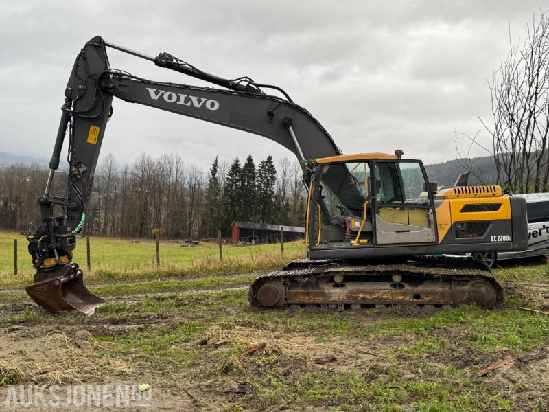 2013 Volvo EC220DL gravemaskin med 2 skuffer / Tiltrotator - حفارة: صور 2 2013 Volvo EC220DL gravemaskin med 2 skuffer / Tiltrotator - حفارة: صور 2