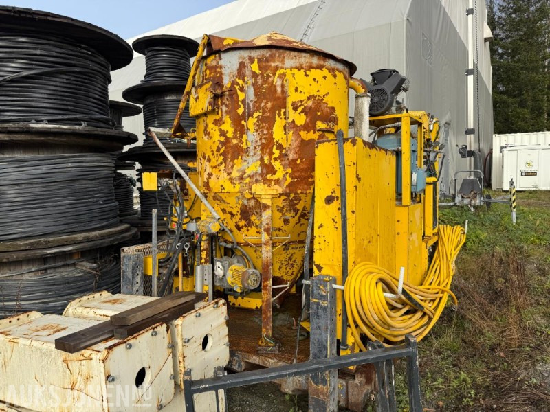 2014 Atlas Copco Unigrout Rig Smart M2 E45 / Injeksjonsplattform - معدات البناء: صور 2 2014 Atlas Copco Unigrout Rig Smart M2 E45 / Injeksjonsplattform - معدات البناء: صور 2