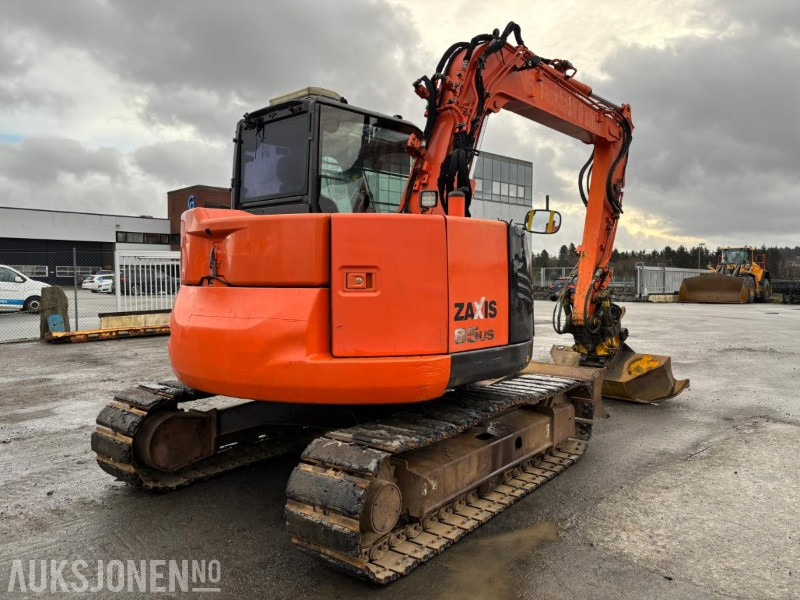 2014 HITACHI ZAXIS 85US-5A. 8.3T. S50. ENGCON TILTROTATOR. SENTRALSMØRING. PUSSESKUFF. 10434TIMER - حفارة: صور 5 2014 HITACHI ZAXIS 85US-5A. 8.3T. S50. ENGCON TILTROTATOR. SENTRALSMØRING. PUSSESKUFF. 10434TIMER - حفارة: صور 5