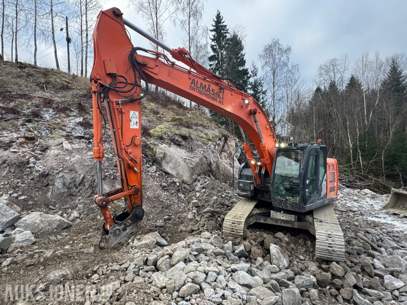 2014 Hitachi ZX225USLC-5B Beltegraver med tiltrotator og pusseskuffe - حفارة: صور 2 2014 Hitachi ZX225USLC-5B Beltegraver med tiltrotator og pusseskuffe - حفارة: صور 2