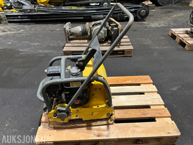 2014 Wacker Neuson vibroplate - مدحلة: صور 2 2014 Wacker Neuson vibroplate - مدحلة: صور 2