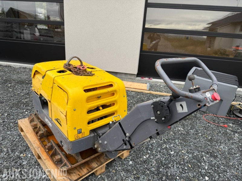 - 2015 Atlas Copco LH 700 Vibroplate - مدحلة: صور 3 - 2015 Atlas Copco LH 700 Vibroplate - مدحلة: صور 3