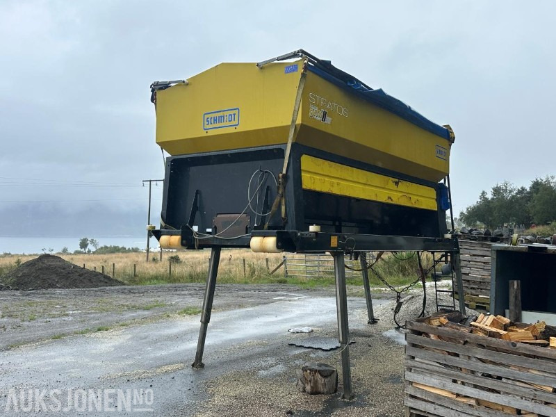 2015 Schmidt Stratos B90 sand/salt spreder lastebilmontert - 9 m3 kapasitet - شاحنة: صور 1 2015 Schmidt Stratos B90 sand/salt spreder lastebilmontert - 9 m3 kapasitet - شاحنة: صور 1