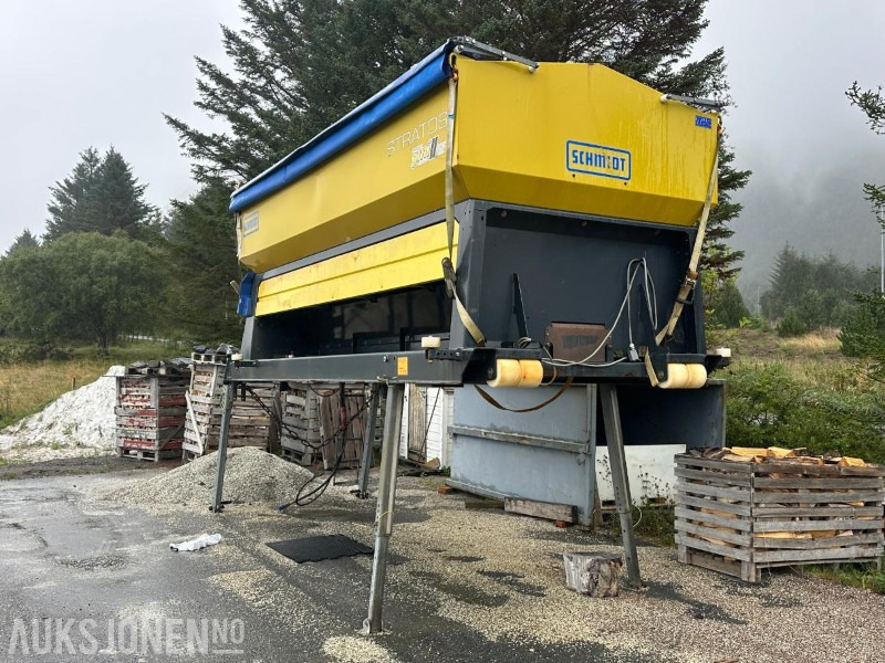 2015 Schmidt Stratos B90 sand/salt spreder lastebilmontert - 9 m3 kapasitet - شاحنة: صور 3 2015 Schmidt Stratos B90 sand/salt spreder lastebilmontert - 9 m3 kapasitet - شاحنة: صور 3