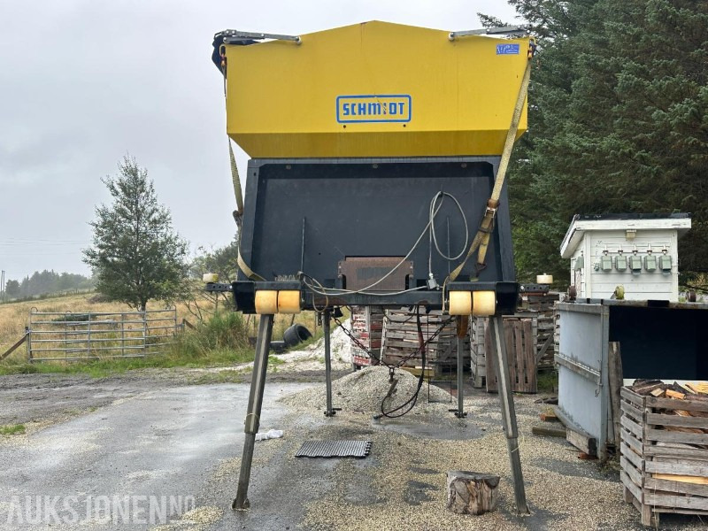 2015 Schmidt Stratos B90 sand/salt spreder lastebilmontert - 9 m3 kapasitet - شاحنة: صور 2 2015 Schmidt Stratos B90 sand/salt spreder lastebilmontert - 9 m3 kapasitet - شاحنة: صور 2