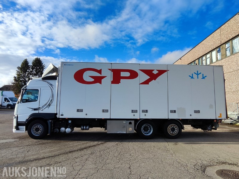 2015 Volvo FM 460 6x2 skapbil m/Full sideåpning - Carrier kjøleanlegg og bakløft - بصندوق مغلق شاحنة: صور 1 2015 Volvo FM 460 6x2 skapbil m/Full sideåpning - Carrier kjøleanlegg og bakløft - بصندوق مغلق شاحنة: صور 1