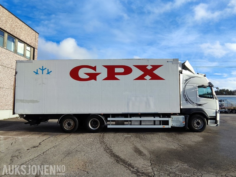2015 Volvo FM 460 6x2 skapbil m/Full sideåpning - Carrier kjøleanlegg og bakløft - بصندوق مغلق شاحنة: صور 5 2015 Volvo FM 460 6x2 skapbil m/Full sideåpning - Carrier kjøleanlegg og bakløft - بصندوق مغلق شاحنة: صور 5