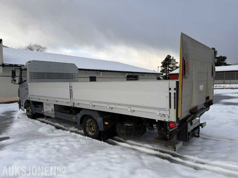 2016 Mercedes-Benz Atego 816 planbil med Zepro løftelem - C1 førarkort - Eu godkjent - شاحنات مسطحة: صور 3 2016 Mercedes-Benz Atego 816 planbil med Zepro løftelem - C1 førarkort - Eu godkjent - شاحنات مسطحة: صور 3