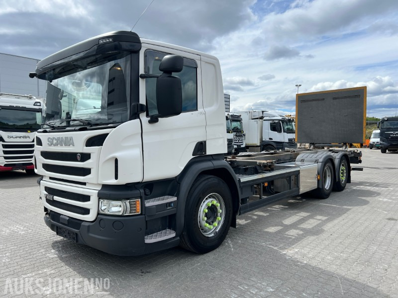 2016 Scania P410 containerbil, lav km, EU, 411 hk, baklem, automat - شاحنات الحاويات / جسم علوي قابل للتغيير شاحنة: صور 1 2016 Scania P410 containerbil, lav km, EU, 411 hk, baklem, automat - شاحنات الحاويات / جسم علوي قابل للتغيير شاحنة: صور 1