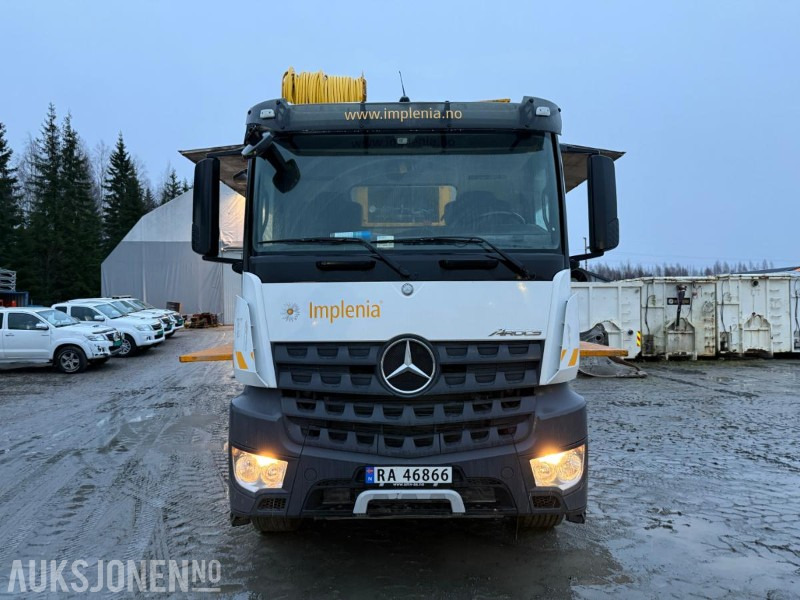 2017 Mercedes-Benz Arocs 3235 8x4, Injeksjonsrigg AMV, EURO 6, påmontert kran - سيارة بلدية: صور 2 2017 Mercedes-Benz Arocs 3235 8x4, Injeksjonsrigg AMV, EURO 6, påmontert kran - سيارة بلدية: صور 2