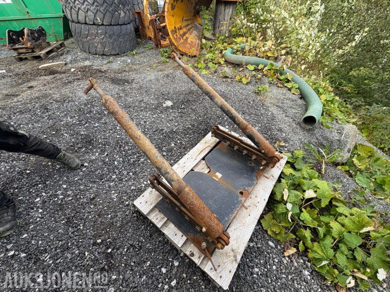 2017 Tellefsdal feste / brøyteplate - شاحنة: صور 2 2017 Tellefsdal feste / brøyteplate - شاحنة: صور 2