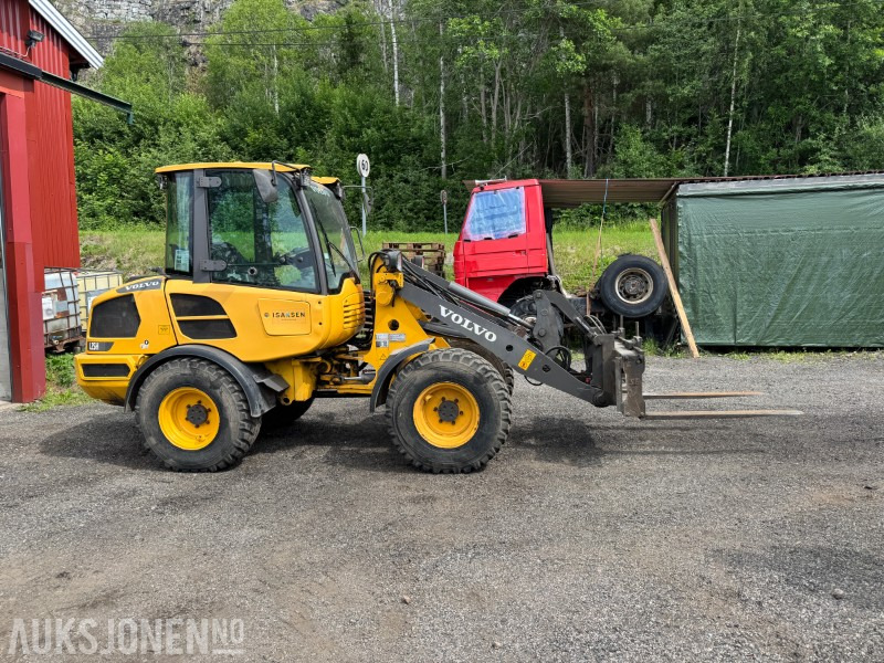 2017 Volvo L25 H S Hjullaster - 4 funksjon - Pallegafler og 2 skuffer - اللودر بعجل: صور 4 2017 Volvo L25 H S Hjullaster - 4 funksjon - Pallegafler og 2 skuffer - اللودر بعجل: صور 4