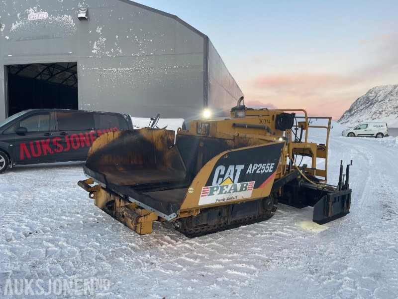 2019 Cat AP255E Beltegående asfaltutlegger, kun 1655 timer ! - معدات البناء: صور 1 2019 Cat AP255E Beltegående asfaltutlegger, kun 1655 timer ! - معدات البناء: صور 1