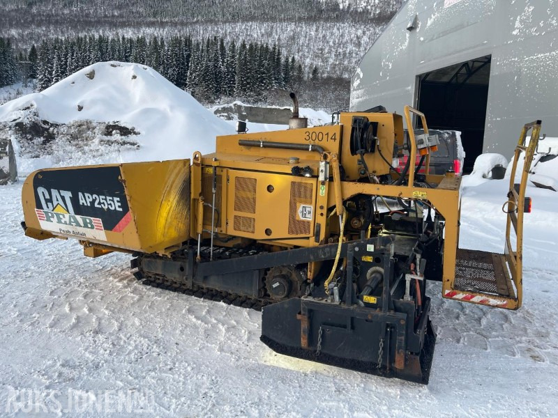 2019 Cat AP255E Beltegående asfaltutlegger, kun 1655 timer ! - معدات البناء: صور 3 2019 Cat AP255E Beltegående asfaltutlegger, kun 1655 timer ! - معدات البناء: صور 3