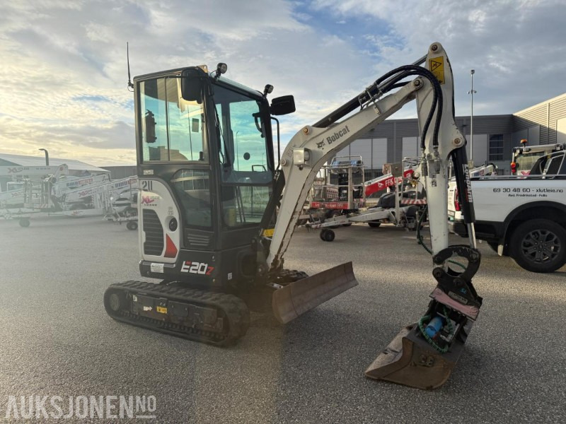 2021 Bobcat E20Z minigraver - servicehistorikk - 2 skuffer. - حفارة مصغرة: صور 4 2021 Bobcat E20Z minigraver - servicehistorikk - 2 skuffer. - حفارة مصغرة: صور 4