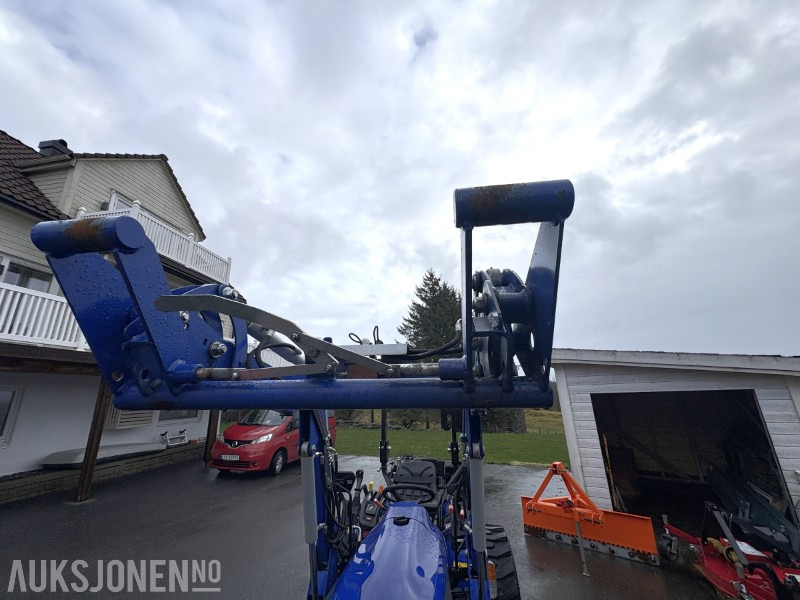 2021 Farmtrac 26H 4WD - KUN 98 timer! - mye tilbehør / ekstra utstyr| - جرار: صور 5 2021 Farmtrac 26H 4WD - KUN 98 timer! - mye tilbehør / ekstra utstyr| - جرار: صور 5