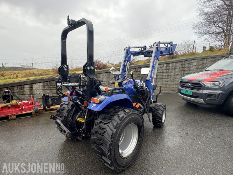 2021 Farmtrac 26H 4WD - KUN 98 timer! - mye tilbehør / ekstra utstyr| - جرار: صور 3 2021 Farmtrac 26H 4WD - KUN 98 timer! - mye tilbehør / ekstra utstyr| - جرار: صور 3