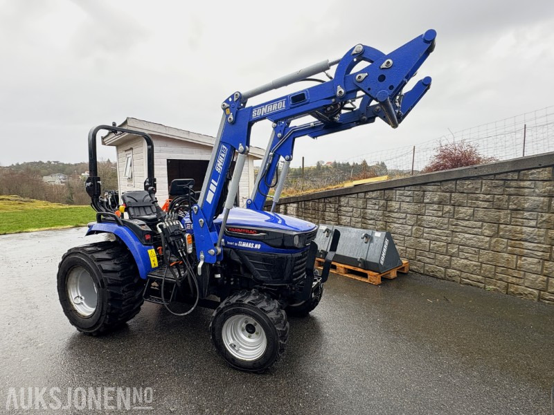 2021 Farmtrac 26H 4WD - KUN 98 timer! - mye tilbehør / ekstra utstyr| - جرار: صور 2 2021 Farmtrac 26H 4WD - KUN 98 timer! - mye tilbehør / ekstra utstyr| - جرار: صور 2