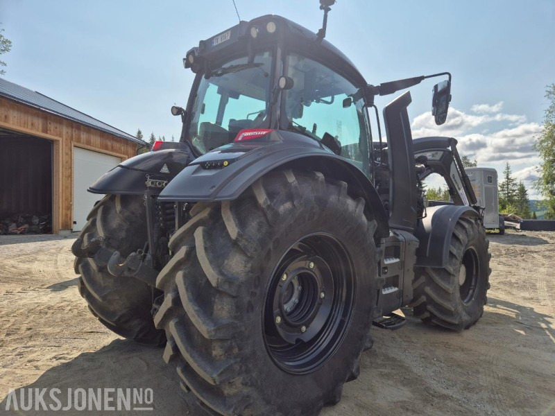 2021 Valtra T 234 VERSU med laster og front hydraulikk / PTO - جرار: صور 5 2021 Valtra T 234 VERSU med laster og front hydraulikk / PTO - جرار: صور 5