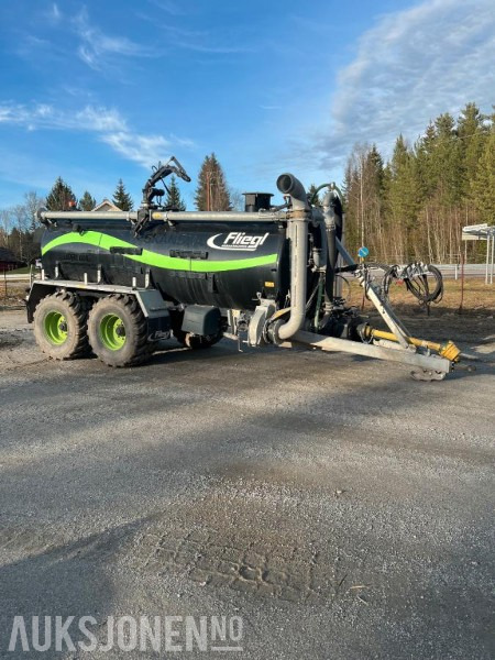 2022 Fliegl VFW12000 - الآلات والماكينات الزراعية: صور 1 2022 Fliegl VFW12000 - الآلات والماكينات الزراعية: صور 1