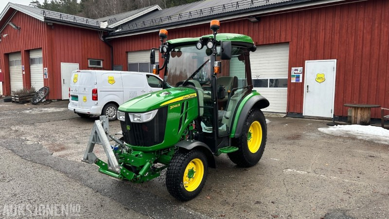 2022 JOHN DEERE 3046R TRAKTOR, HØYT UTSTYRSNIVÅ, 206 TIMER - جرار: صور 1 2022 JOHN DEERE 3046R TRAKTOR, HØYT UTSTYRSNIVÅ, 206 TIMER - جرار: صور 1