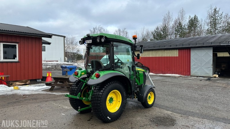2022 JOHN DEERE 3046R TRAKTOR, HØYT UTSTYRSNIVÅ, 206 TIMER - جرار: صور 5 2022 JOHN DEERE 3046R TRAKTOR, HØYT UTSTYRSNIVÅ, 206 TIMER - جرار: صور 5