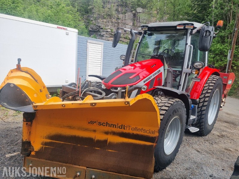 2022 Massey Ferguson 5S.145 traktor med Strøkasse og V-plog - جرار: صور 2 2022 Massey Ferguson 5S.145 traktor med Strøkasse og V-plog - جرار: صور 2