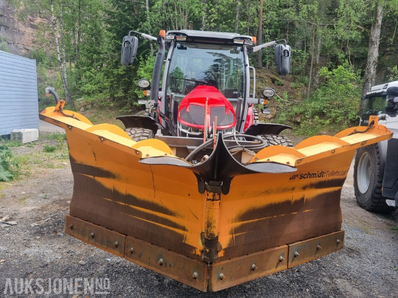 2022 Massey Ferguson 5S.145 traktor med Strøkasse og V-plog - جرار: صور 5 2022 Massey Ferguson 5S.145 traktor med Strøkasse og V-plog - جرار: صور 5