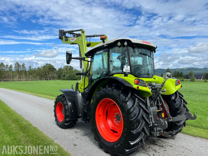 جرار 2023 Claas Arion 420 traktor med laster KUN 456 TIMER: صور 8