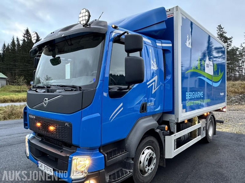 2023 Volvo FL 250 4X2 Euro6T Skapbil - ny ZEPRO lift, nylig fullservice, lav km - kun 8517km - بصندوق مغلق شاحنة: صور 1 2023 Volvo FL 250 4X2 Euro6T Skapbil - ny ZEPRO lift, nylig fullservice, lav km - kun 8517km - بصندوق مغلق شاحنة: صور 1