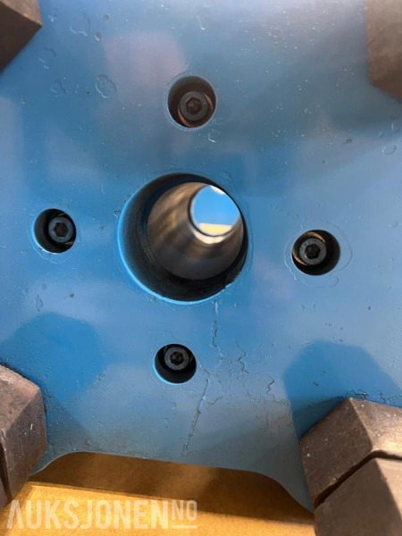 70 TONN HYDRAULISK PRESSE TIL BELTEBOLTER OG FORINGER 220V - معدات صناعية: صور 5 70 TONN HYDRAULISK PRESSE TIL BELTEBOLTER OG FORINGER 220V - معدات صناعية: صور 5