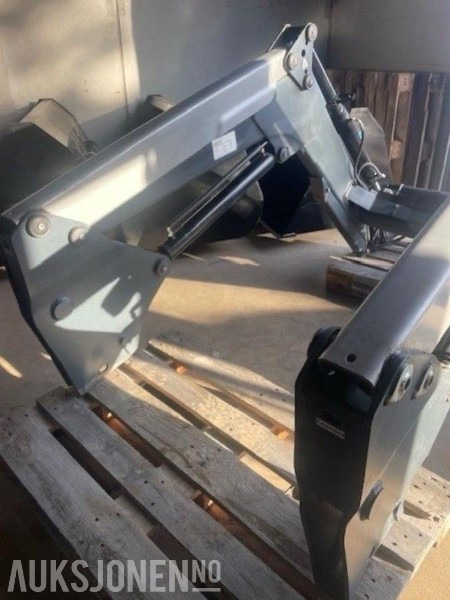Ålø 36 komplett laster SMS/Trima/EURO feste m. hydr. redskapslås og 3. funksjon. Passer Valtra m.fl. - الآلات والماكينات الزراعية: صور 4 Ålø 36 komplett laster SMS/Trima/EURO feste m. hydr. redskapslås og 3. funksjon. Passer Valtra m.fl. - الآلات والماكينات الزراعية: صور 4