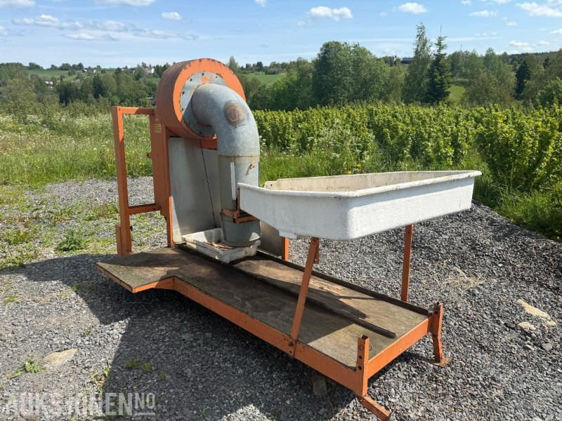 Bærrensker til traktor - brukt til solbær - الآلات والماكينات الزراعية: صور 1 Bærrensker til traktor - brukt til solbær - الآلات والماكينات الزراعية: صور 1