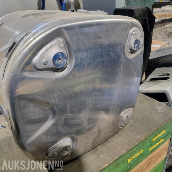 Dieseltank drivstoff ca 300L alu Scania Scania - شاحنة: صور 2 Dieseltank drivstoff ca 300L alu Scania Scania - شاحنة: صور 2