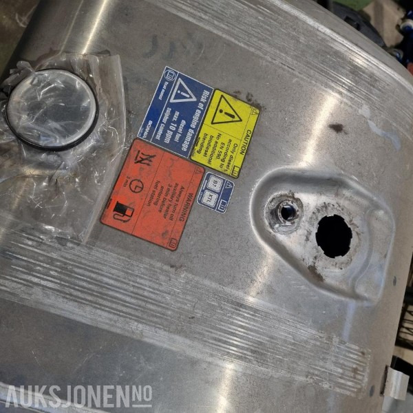 Dieseltank drivstoff ca 300L alu Scania Scania - شاحنة: صور 5 Dieseltank drivstoff ca 300L alu Scania Scania - شاحنة: صور 5