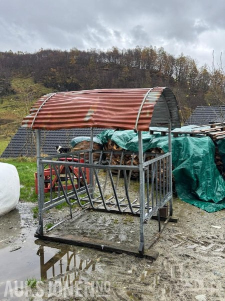 Felleskjøpet - Forhekk med Tak til Småfe - الآلات والماكينات الزراعية: صور 3 Felleskjøpet - Forhekk med Tak til Småfe - الآلات والماكينات الزراعية: صور 3