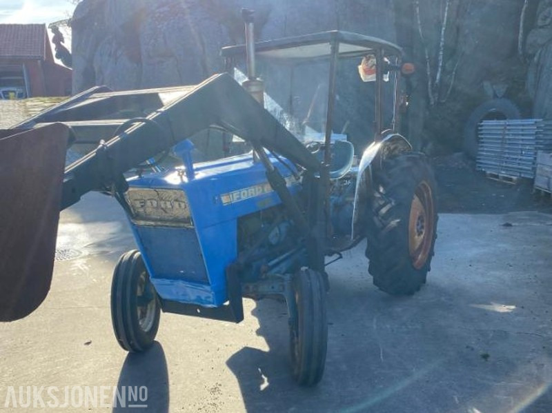 Ford 2000 TRAKTOR MED LASTER SKUFFE KRAFTUTTAK OG 3 PUNKT - جرار: صور 2 Ford 2000 TRAKTOR MED LASTER SKUFFE KRAFTUTTAK OG 3 PUNKT - جرار: صور 2