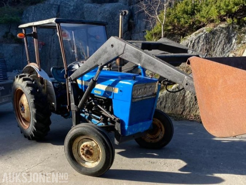 Ford 2000 TRAKTOR MED LASTER SKUFFE KRAFTUTTAK OG 3 PUNKT - جرار: صور 1 Ford 2000 TRAKTOR MED LASTER SKUFFE KRAFTUTTAK OG 3 PUNKT - جرار: صور 1