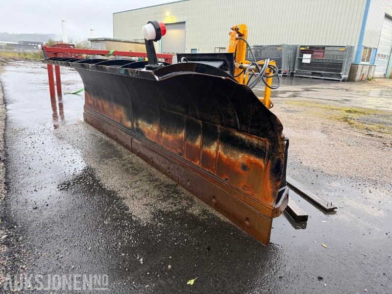 Gradmeko Plog med Markeringslys, Paralellogram og Fjærbelastet slitestål - شاحنة: صور 1 Gradmeko Plog med Markeringslys, Paralellogram og Fjærbelastet slitestål - شاحنة: صور 1