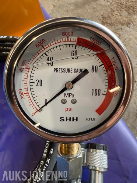 KM Hydraulisk Beltepresse / Boltpresse - ملحقات - آلات البناء: صور 3 KM Hydraulisk Beltepresse / Boltpresse - ملحقات - آلات البناء: صور 3