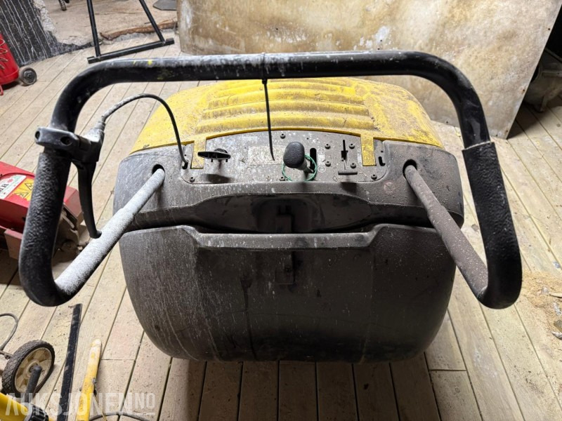 Kärcher KM 85/50 W – Bensindrevet feiemaskin - معدات صناعية: صور 2 Kärcher KM 85/50 W – Bensindrevet feiemaskin - معدات صناعية: صور 2