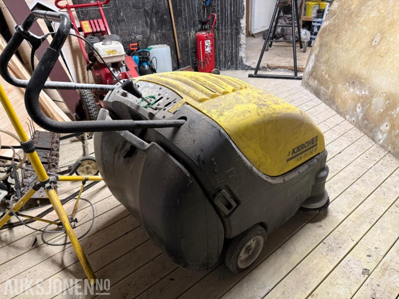 Kärcher KM 85/50 W – Bensindrevet feiemaskin - معدات صناعية: صور 3 Kärcher KM 85/50 W – Bensindrevet feiemaskin - معدات صناعية: صور 3