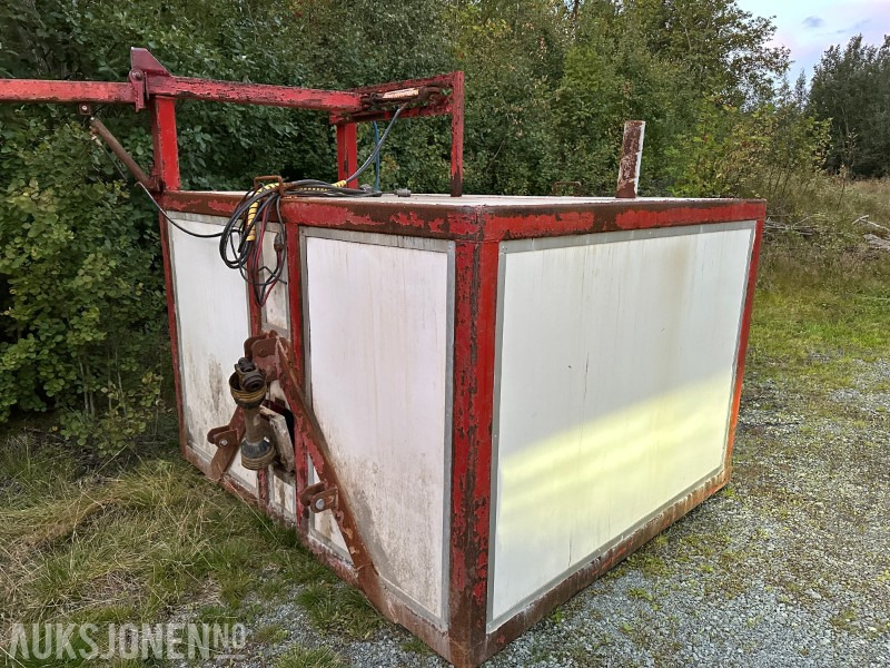 Kent Skiltvasker til traktor - الآلات والماكينات الزراعية: صور 2 Kent Skiltvasker til traktor - الآلات والماكينات الزراعية: صور 2