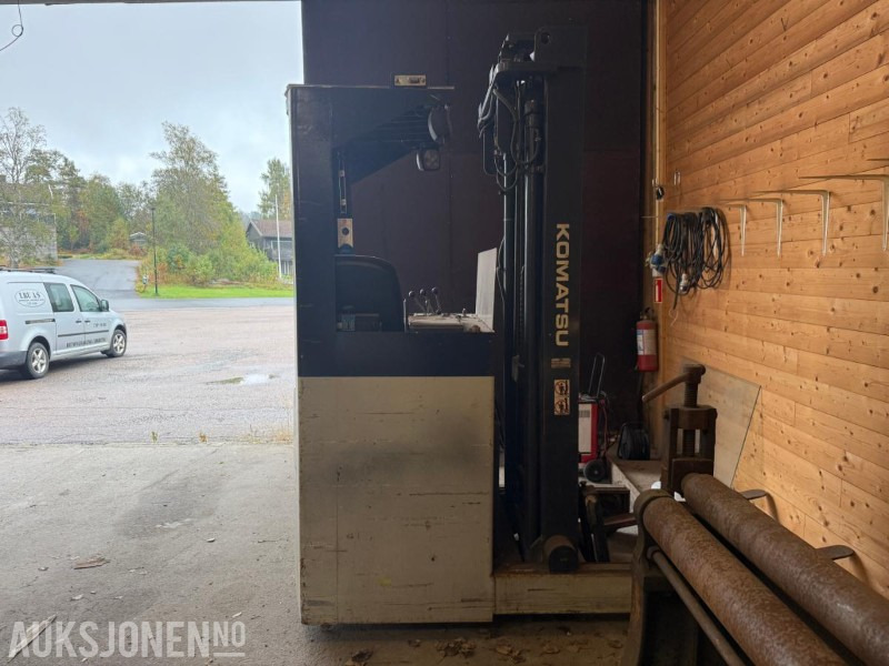 Komatsu skyvemassttruck m/defekt batteri. - معدات المناولة: صور 5 Komatsu skyvemassttruck m/defekt batteri. - معدات المناولة: صور 5