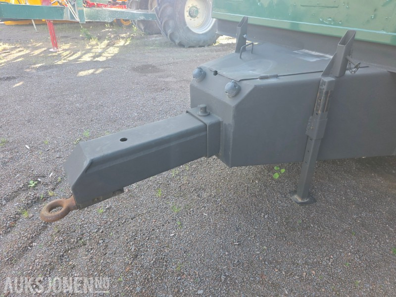 Mannskapsvogn med integrert 3000L Dieseltank og plattform - مقطورة: صور 5 Mannskapsvogn med integrert 3000L Dieseltank og plattform - مقطورة: صور 5
