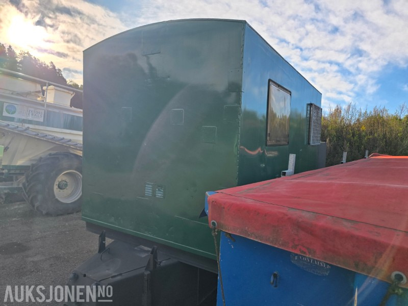 Mannskapsvogn med integrert 3000L Dieseltank og plattform - مقطورة: صور 3 Mannskapsvogn med integrert 3000L Dieseltank og plattform - مقطورة: صور 3