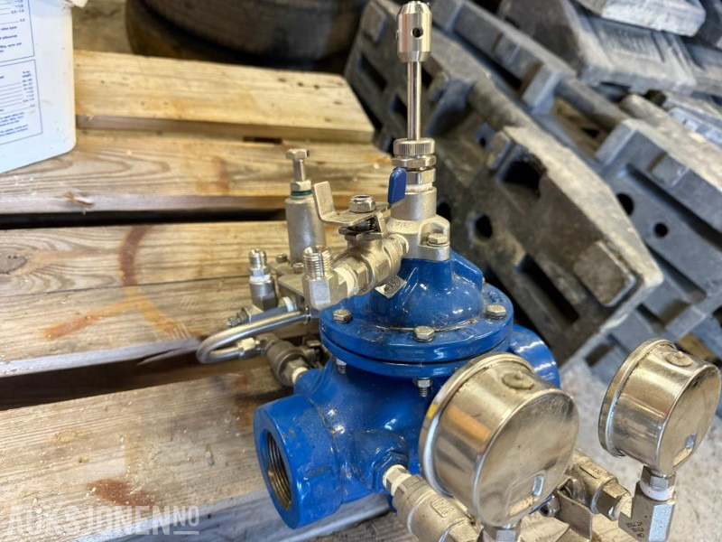 Ny/ubrukt VA del m/flere manometer - معدات البناء: صور 2 Ny/ubrukt VA del m/flere manometer - معدات البناء: صور 2