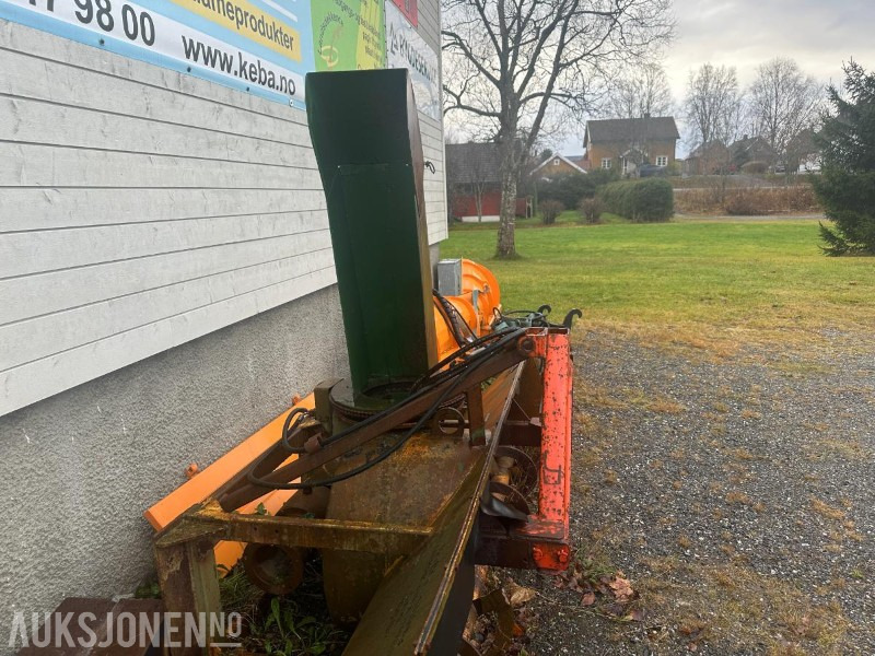 Øveraasen snøbas 200H - 2 trinns snøfres - الآلات والماكينات الزراعية: صور 3 Øveraasen snøbas 200H - 2 trinns snøfres - الآلات والماكينات الزراعية: صور 3