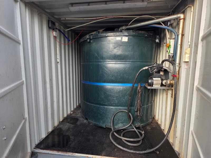Påfyllingscontainer med 5000L Vera Dieseltank og påfyllingssystem - معدات البناء: صور 3 Påfyllingscontainer med 5000L Vera Dieseltank og påfyllingssystem - معدات البناء: صور 3